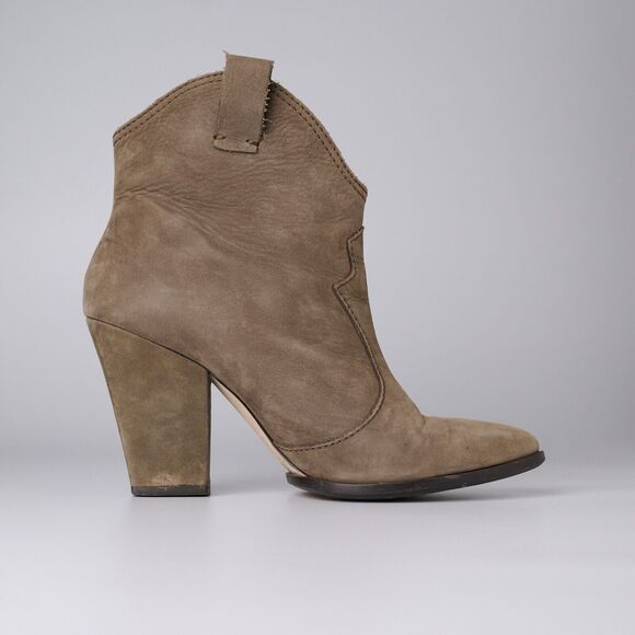 Zara Women’s Beige Suede Western Boho Chic Ankle Boots Sz 38 Almond Toe Pull On - Picture 3 of 11